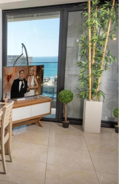 Bat Yam Luxery 5Br Sea View Suite Экстерьер фото